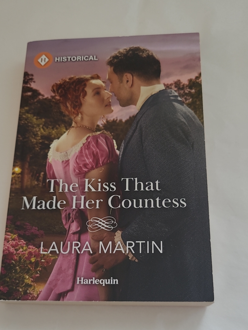 3/$5❤️Harlequin 'The Kiss That Made Her Countess' by Laura Martin